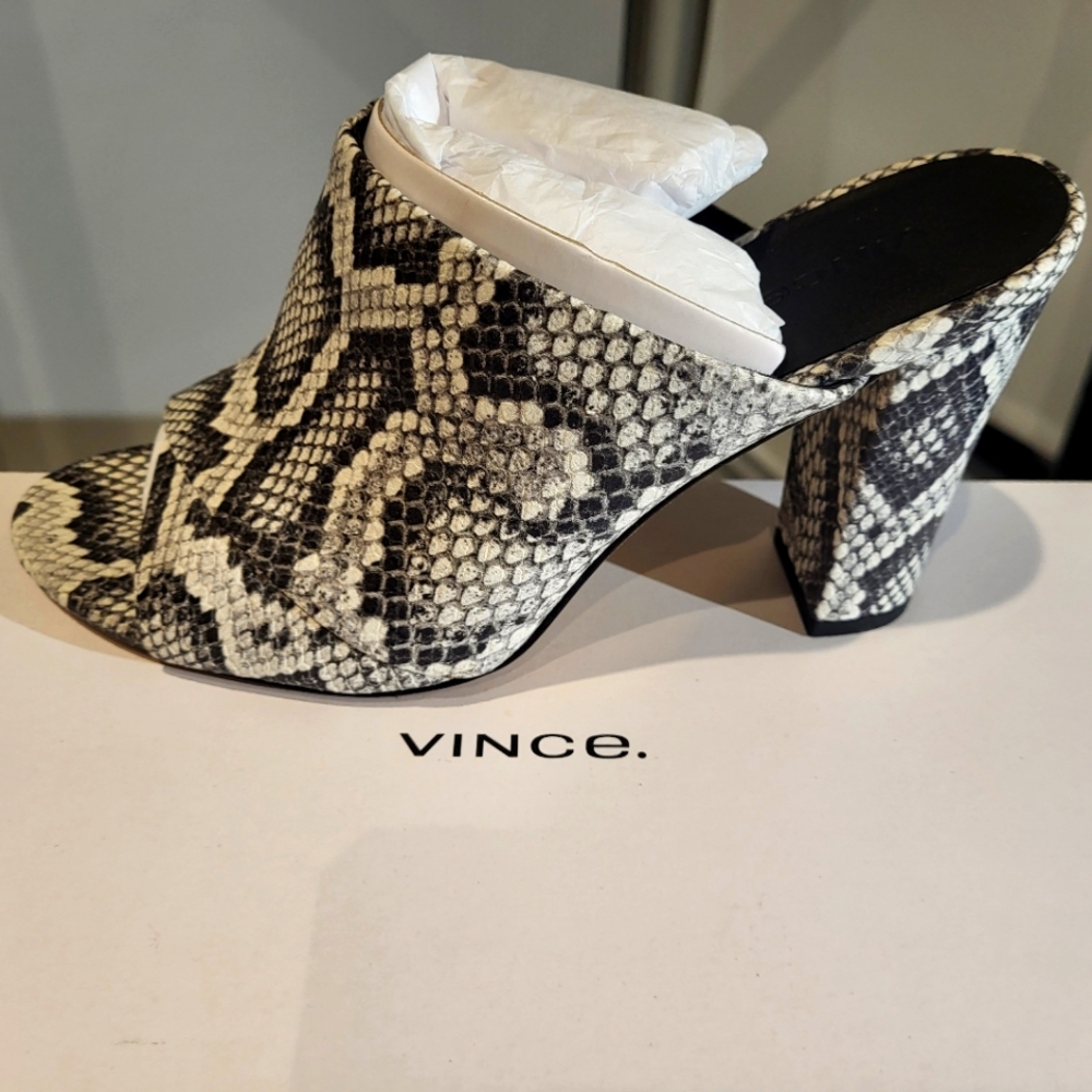 Shoes, size 8, sahara leopard print